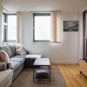 Air - Shadwell - Great Transport Links Apartament