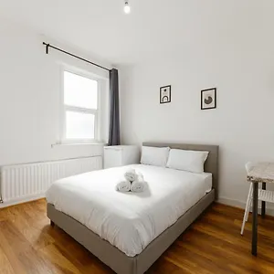 Leyton Comfy Double -50 London
