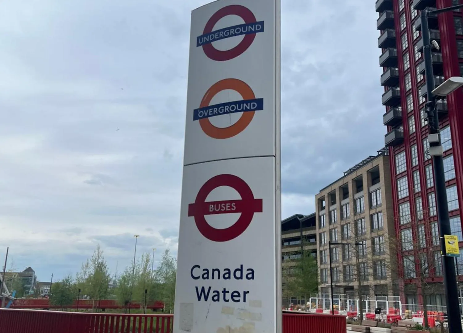 Guest house Quiet Double Room In Canada Water London